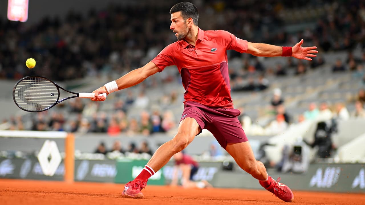 Novak Djokovic se retira de Roland Garros por una lesión en la rodilla