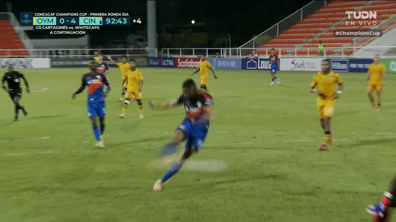 ¡Doblete de Jabbari! Qué manera de conectar con una volea impresionante