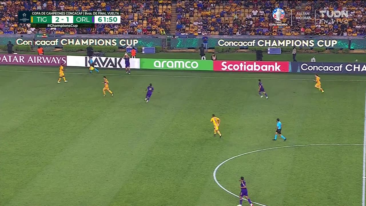 ¡TIRO ATAJADO! disparo por Luis Quiñones.