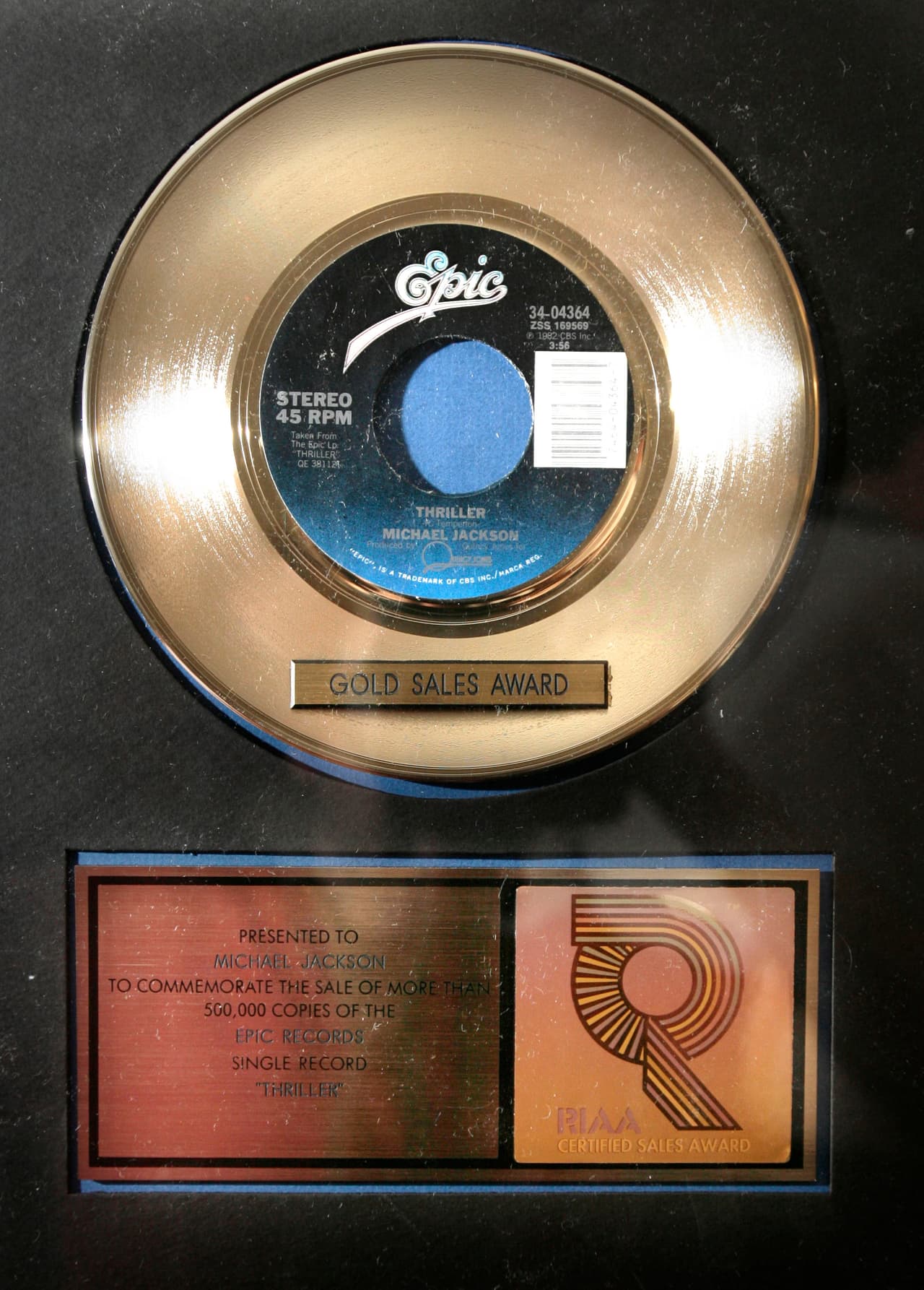 Fue el primer álbum en tener siete hits Top 10 en la lista Billboard y vendió 29 millones de copias.