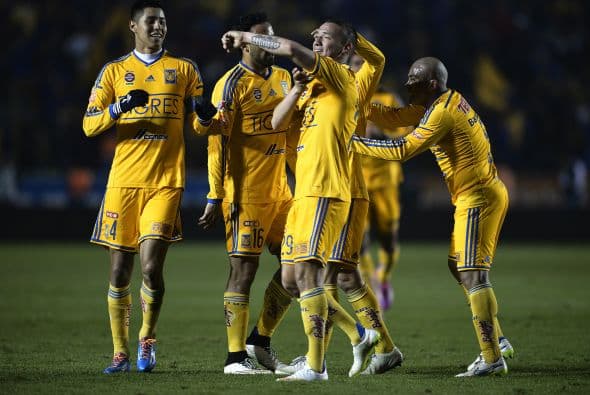 Los Universitarios vencieron en su presentación a Juan Aurich.