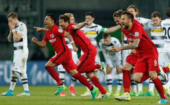 Eintracht Frankfurt se metió a la final de Copa.