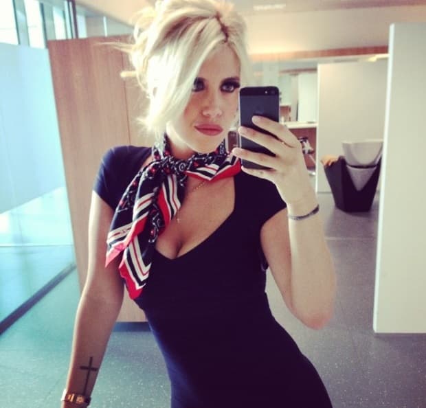 Wanda Nara le respondió en redes sociales: "¿Max, no tenés otra cosa más interesante que hablar de mí? Es cansador que me arroben en mi Twitter con entrevistas futbolísticas… El que cubría a la Selección parece que cubre espectáculos. No sabía nada", publicó.