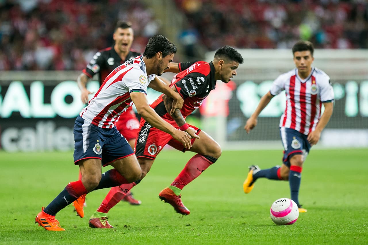 La actitud mostrada por Chivas en el partido del sábado es lo que la afición le pide al todavía campeón del fútbol mexicano.
