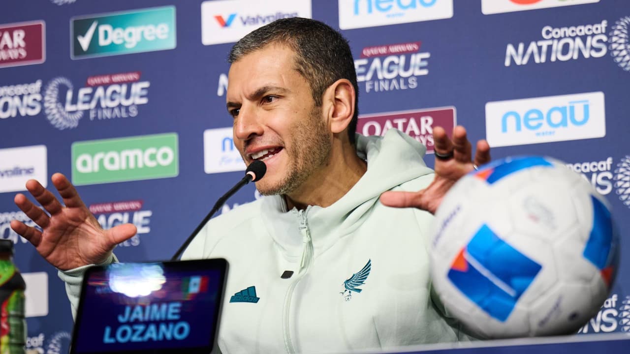 Jimmy Lozano niega que elija titulares del Tricolor por jerarquía