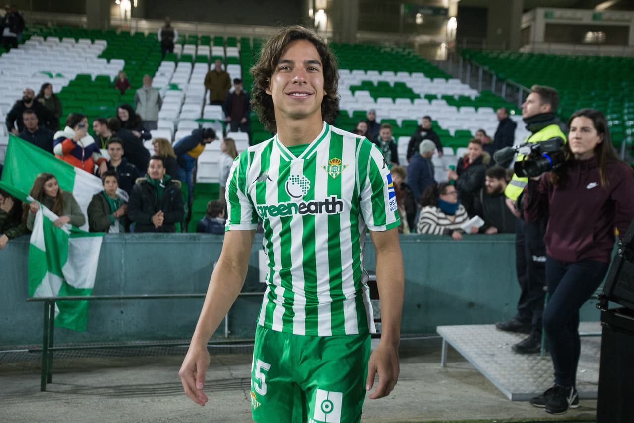 La felicidad del jugador fue aún más evidente cuando llegó al estadi Benito Villamarín, casa del Betis.