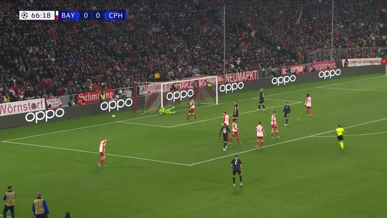 ¡TIRO ATAJADO! disparo por Elias Achouri.