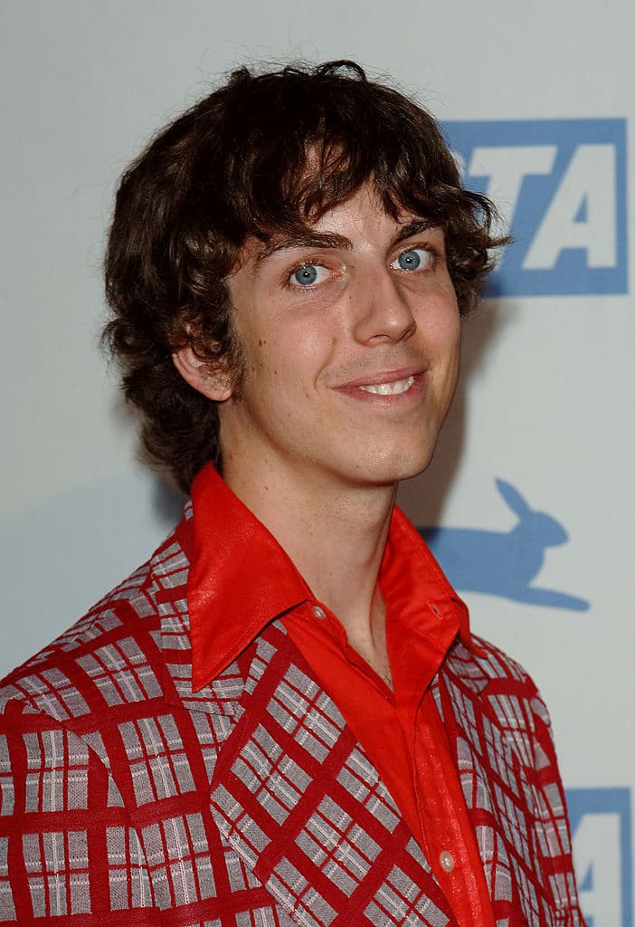 A los 17 años, Smith se casó con una mujer de 33 y a los 18 demandó a sus papás por controlar su fondo fiduciario, valorado en 1,5 millones de dólares, despilfarrado en lujos y una nueva mansión.