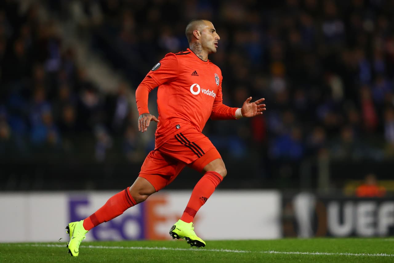 Finalmente, las mejores ofertas salariales llegaron de Turquía. La primera fue del Besiktas de Ricardo Quaresma.