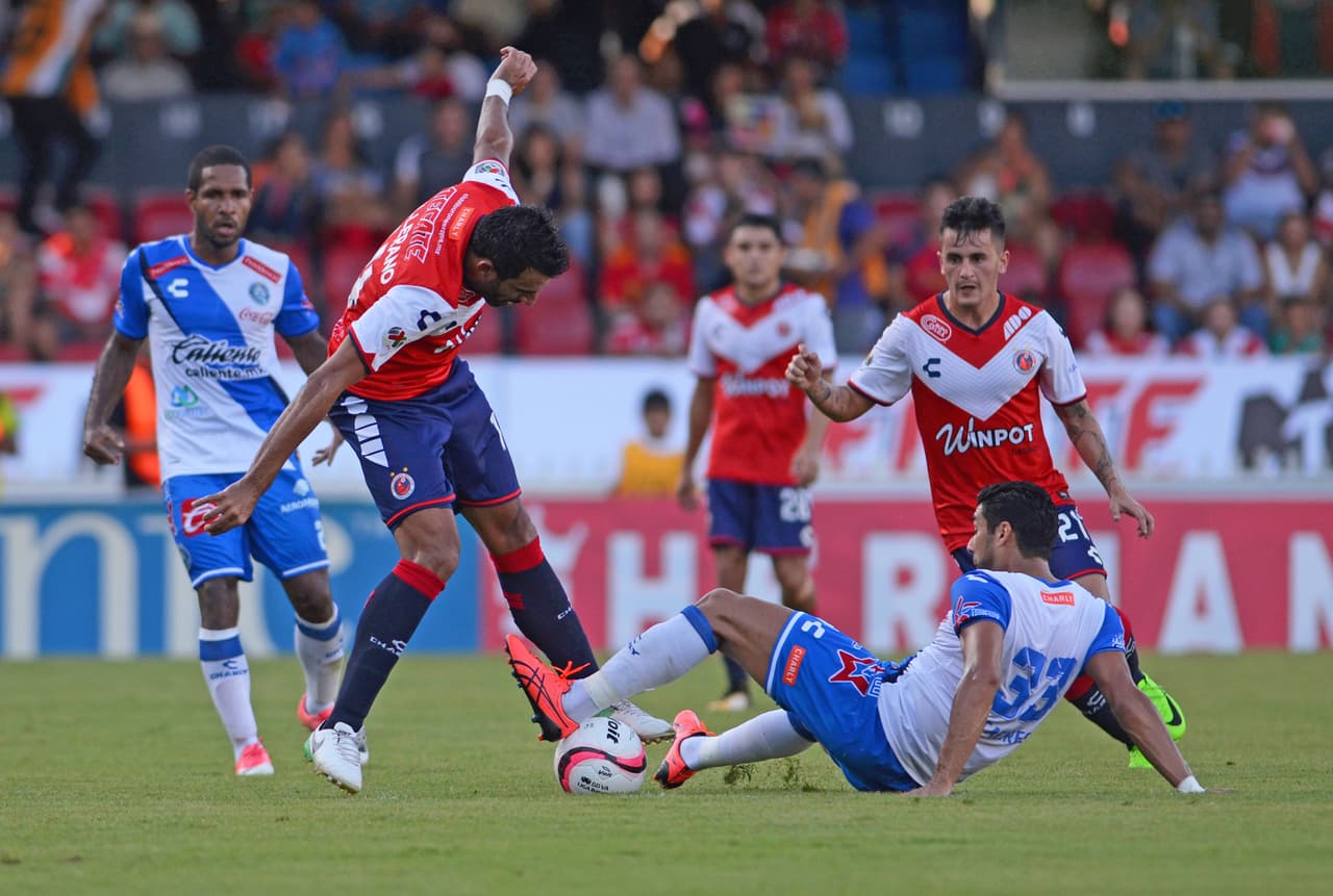 En el actual torneo, la innovación táctica del 'Cabezón' es poner a Christian Pellerano como enganche, sin responsabilidades en la media de contención.