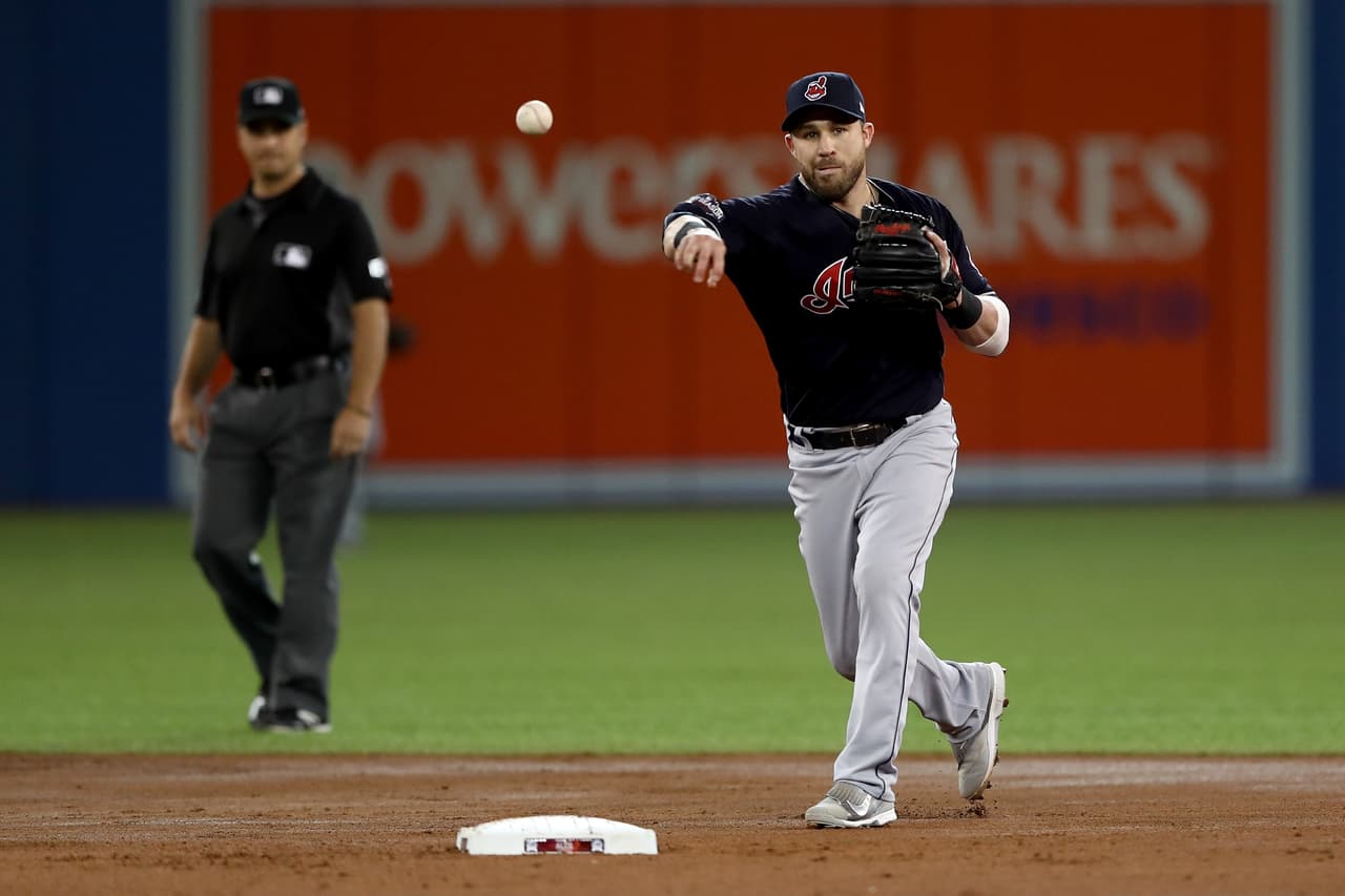 El segunda base Jason Kipnis, que ha estado en 156 partido en 2016, es también un valioso bateador zurdo.