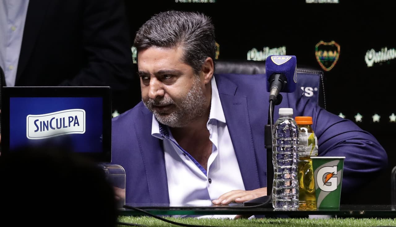 El presidente xeneize Daniel Angelici presentó el reclamo antes de la final de Madrid.