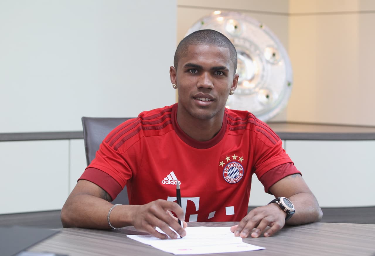 Douglas Costa llegó en 2015 al Bayern previo pago de 30 millones al Shakhtar Donetsk. Salió prestado por seis millones a la Juventus.