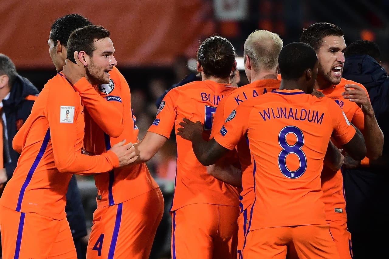 La situación de Países Bajos está en la mira de los fanáticos pues, a pesar de estar en la cuerda floja, aún tiene opción para terminar de segundo en el grupo A, dejando atrás a Suecia.