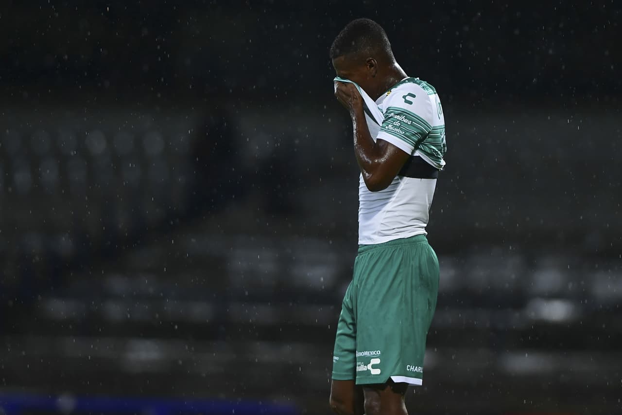 Santos acata castigo y mantiene el apoyo a Félix Torres