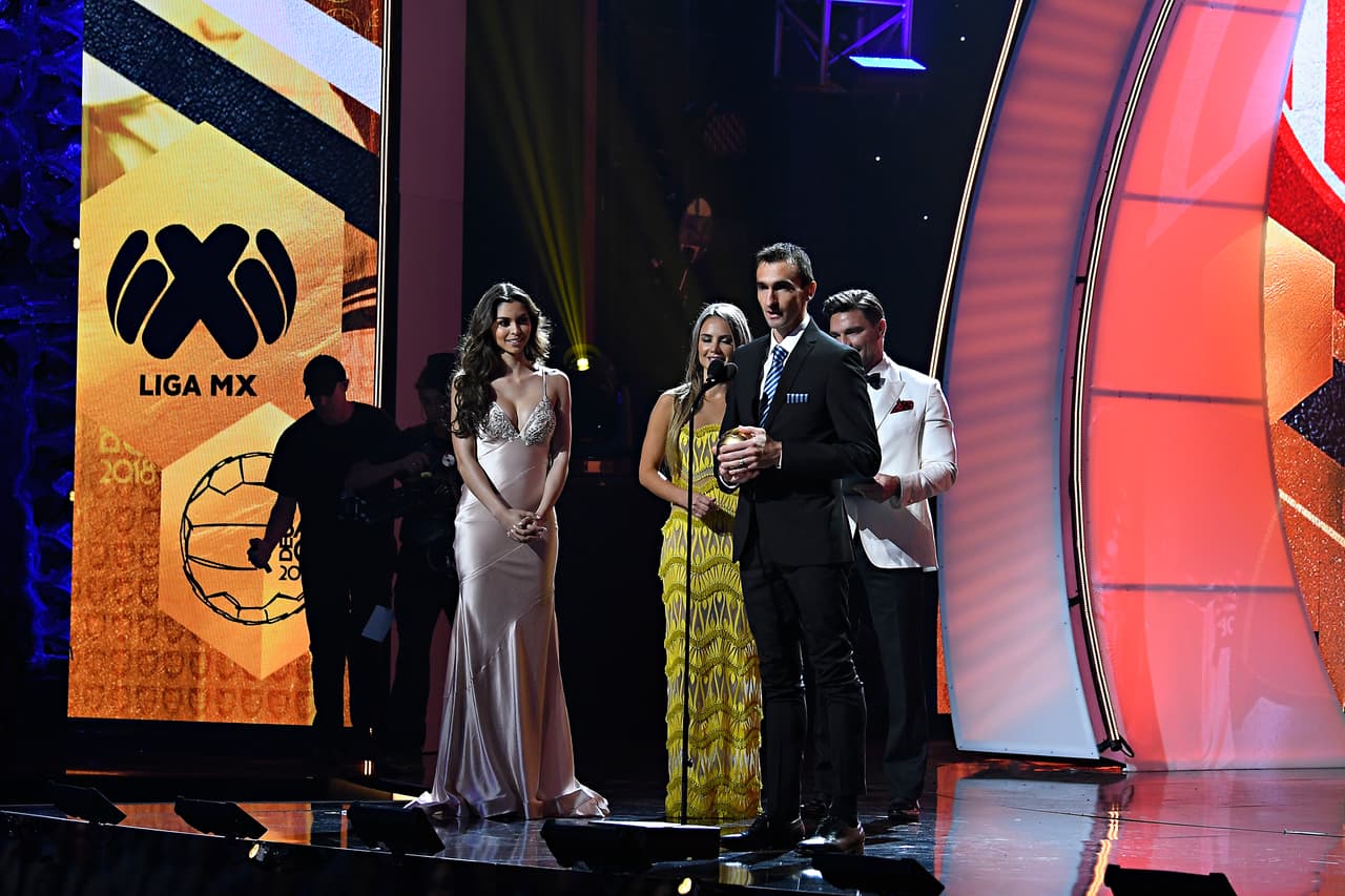 El guardameta argentino Marcelo Barovero recibió el premio al 
<i>Portero del Año</i>, aunque ha pasado a las filas de los Rayados del Monterrey, sus logros fueron con los Rayos del Necaxa.