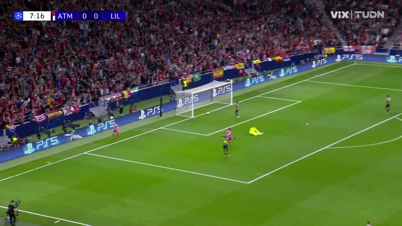 ¡Julián abre el marcador! Aprovecha el error de la defensa y marca el primero