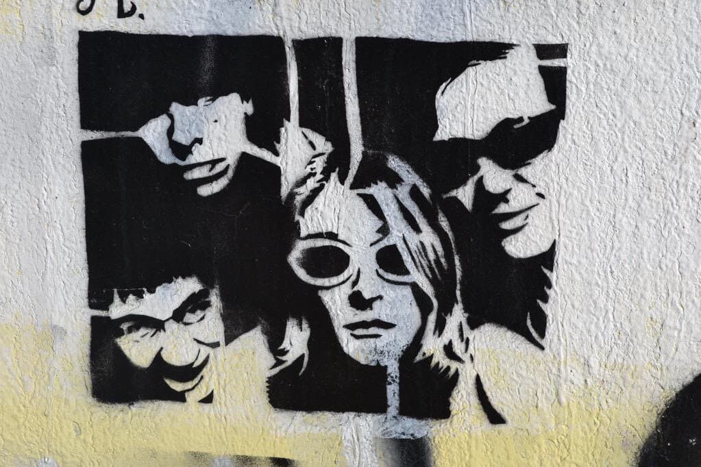 "(Los) acusados comercializaron pornografía infantil de Spencer y aprovecharon la naturaleza de su imagen para promocionarse a sí mismos y a su música a sus expensas", se lee en un extracto de la demanda.