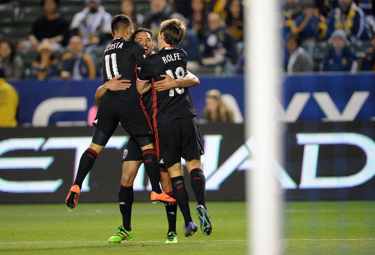 Lamar Neagle, Luciano Acosta y Chris Rolfe, en una renovada ofensiva de DC United.