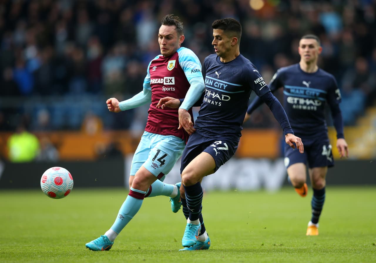 El Manchester City de Pep Guardiola se impuso 2 a cero ante el Burnley.