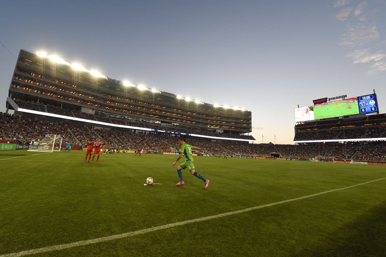 El 2 de agosto de 2014, 48.765 personas presenciaron el partido. Una majestuosa tarde de buen fútbol fue el primer evento en este estadio de football americano.