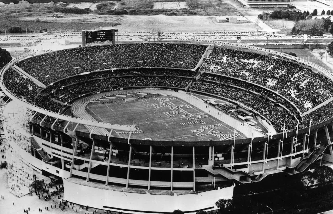 El estadio Antonio Vespucio Liberti de Buenos Aires es la casa de River Plate y, a nivel mundial, es más conocido como el Monumental de Núñez, llamado así por su tamaño y el barrio de ubicación.