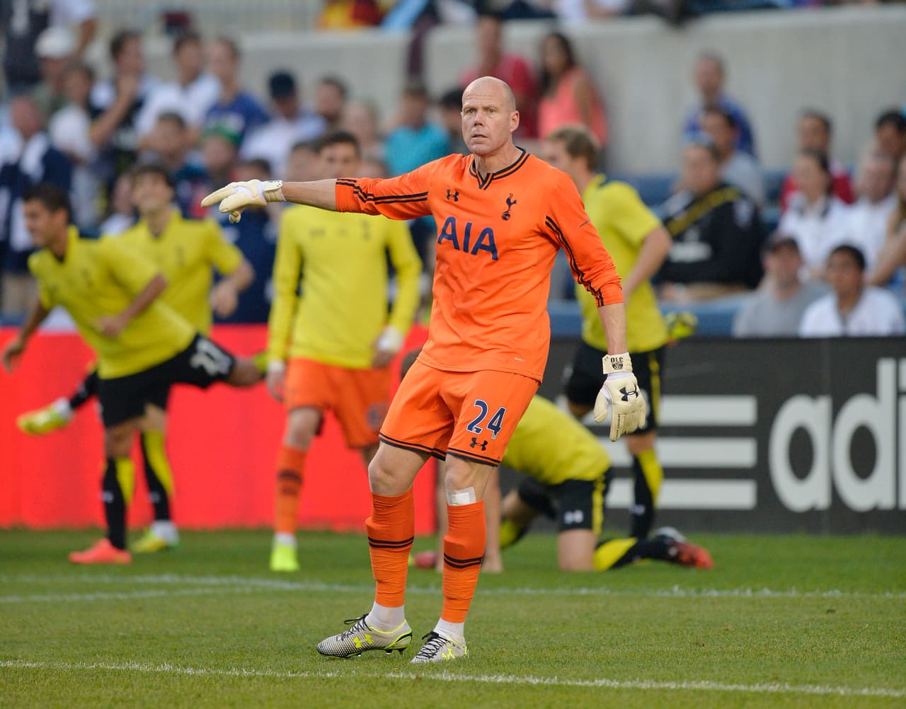 <b>Se retiró a los 44 años al máximo nivel:</b> defendiendo los colores del Tottenham Hotspur.