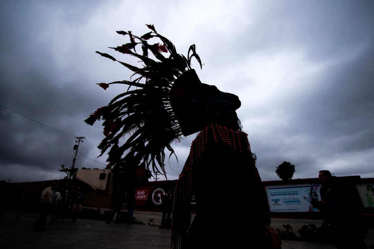 Tremendo ambiente el que se vivió dentro y fuera del Estadio Caliente para presenciar el partido de la Ida de Cuartos de Final entre los Xolos de Tijuana y los Esmeraldas del León. Un marco fantástico para un partido que pintaba muy atractivo.