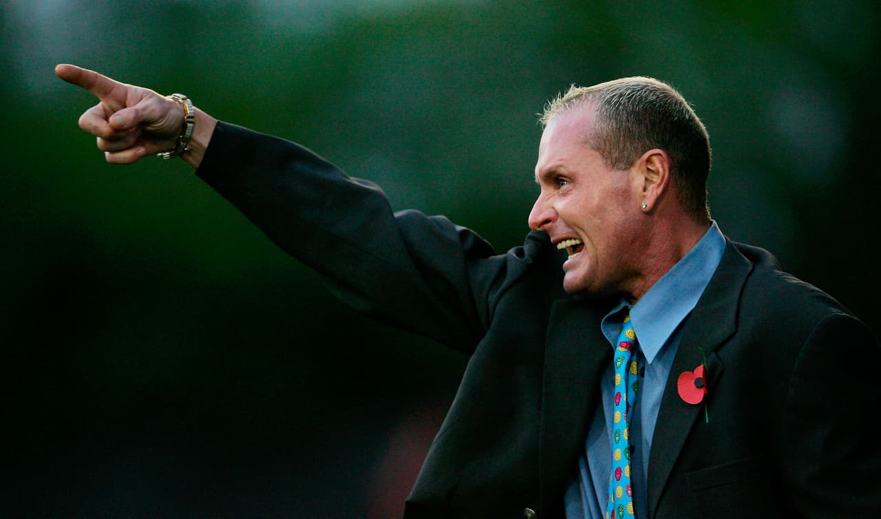 Sin embargo, la situación empeoró más con su retiro pues allí empezaron los mayores problemas no solo por los excesos con su alcoholismo sino con la cocaína.