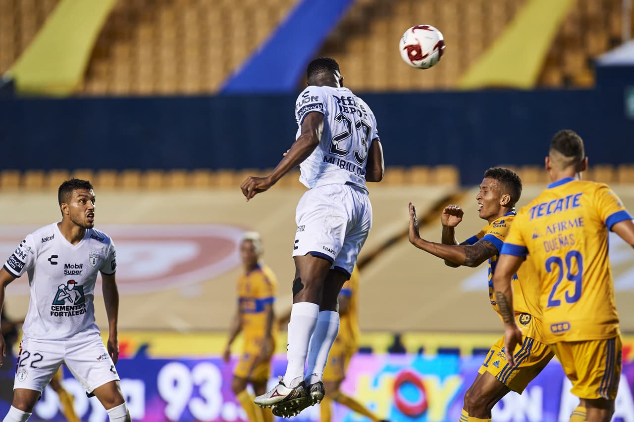 El juego se abrió durante la segunda mitad del juego.