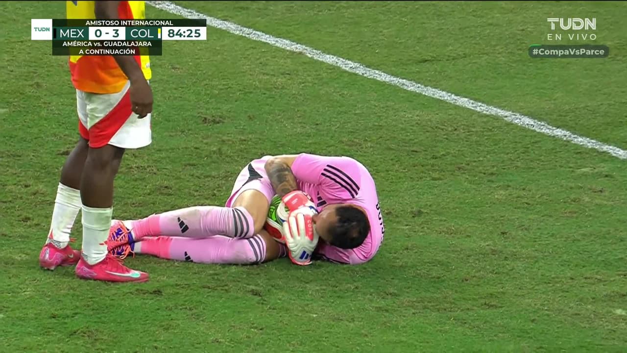 ¡TIRO ATAJADO! disparo por Hirving Lozano.