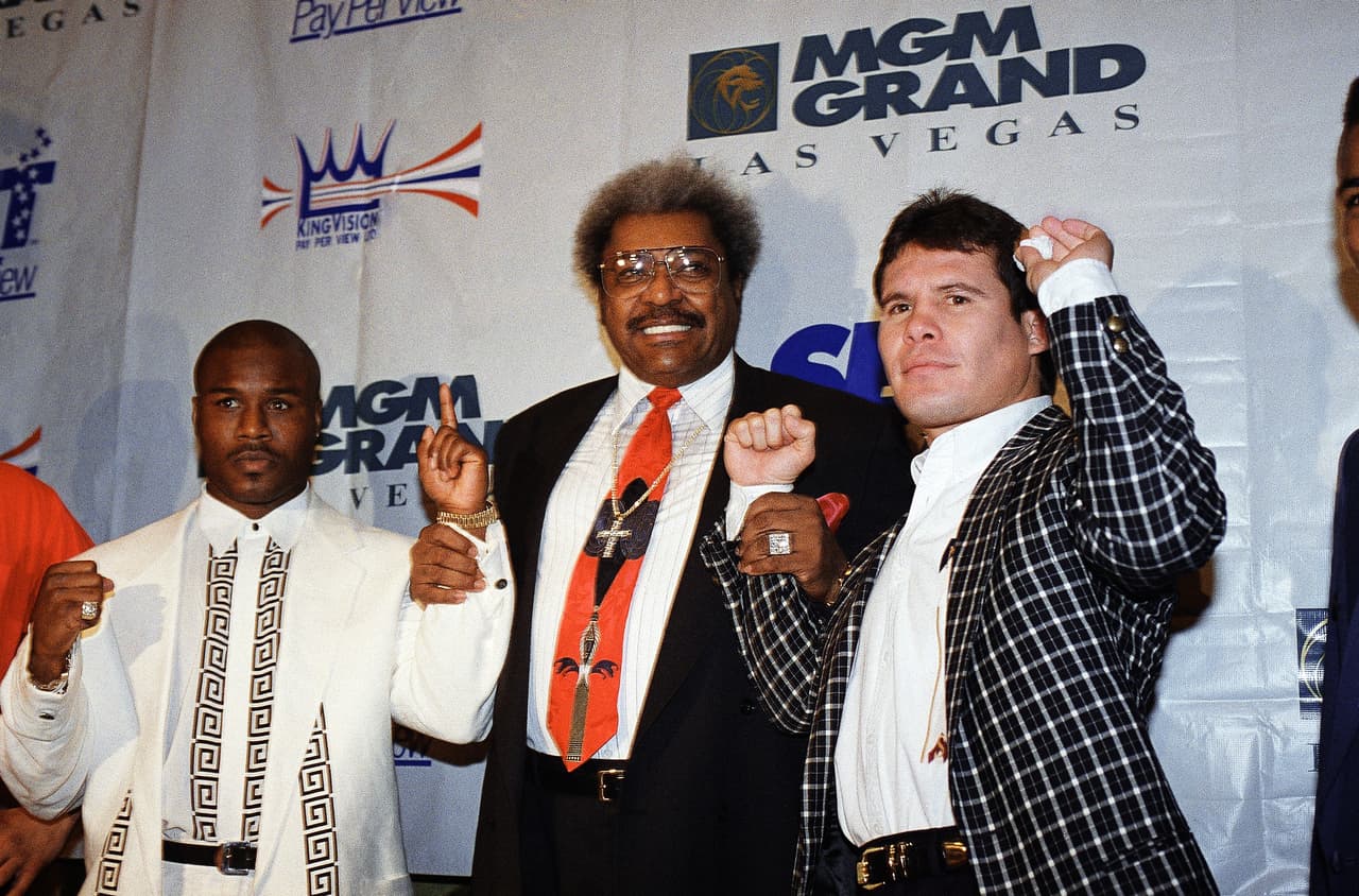 En el mismo año, Meldrick Taylor cayó ante Julio César Chávez por nocaut en el segundo round.