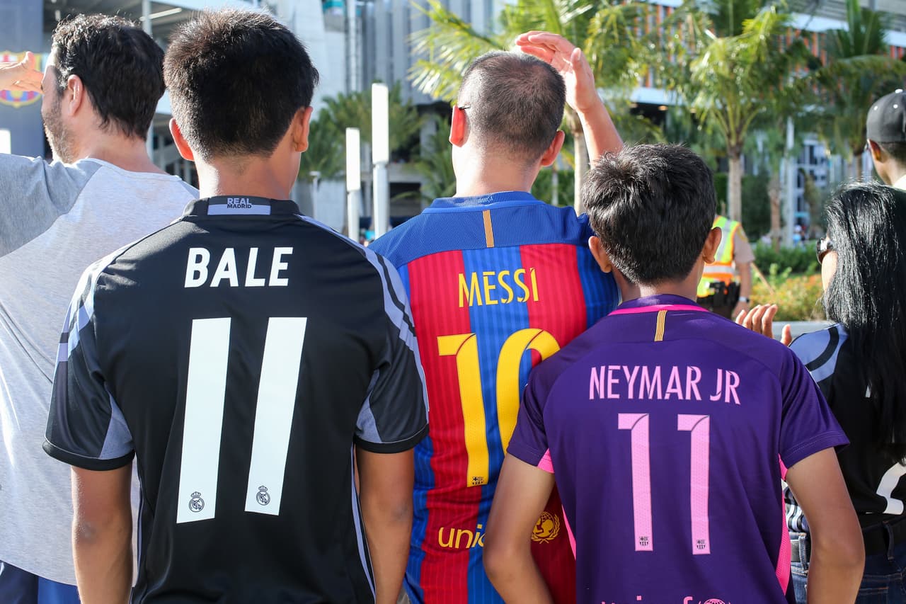 ¿Duelo de 11's? Gareth Bale y Neymar Jr. esperan dar espectáculo en Miami, aunque el segundo estaría por irse al PSG.