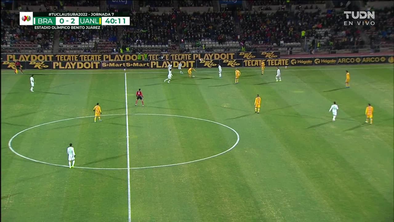 ¡TIRO ATAJADO! disparo por Nicolás López.