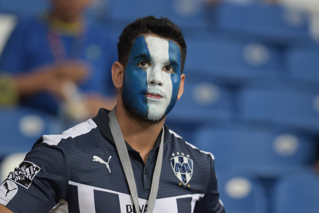 El colorido de la afición en la Jornada 16