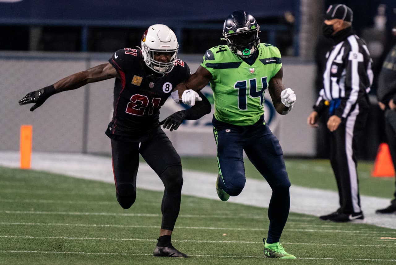 Russel Wilson comanda la victoria de 21-28 sobre los cardinals y ponen su record en 7-3.