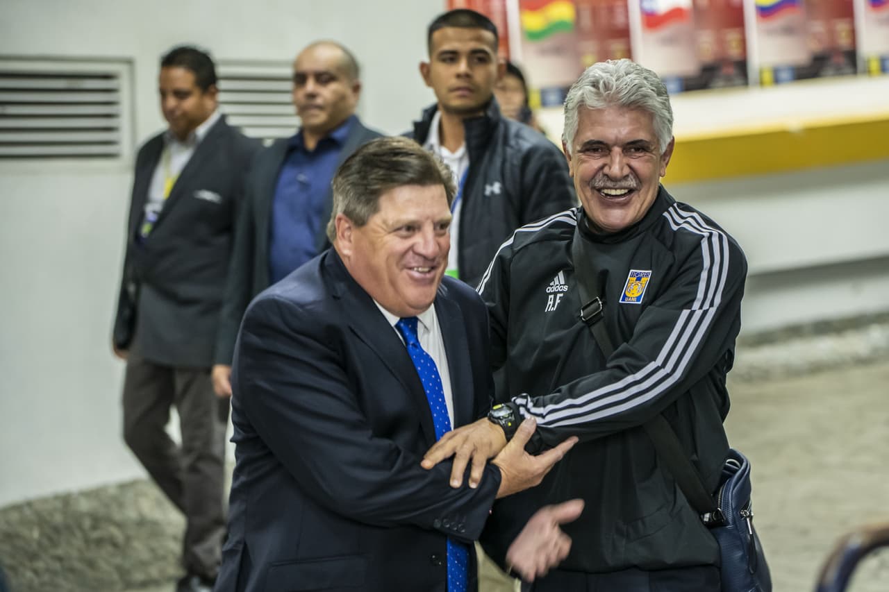 Piojo Herrera es opción para Tigres si Tuca no renueva