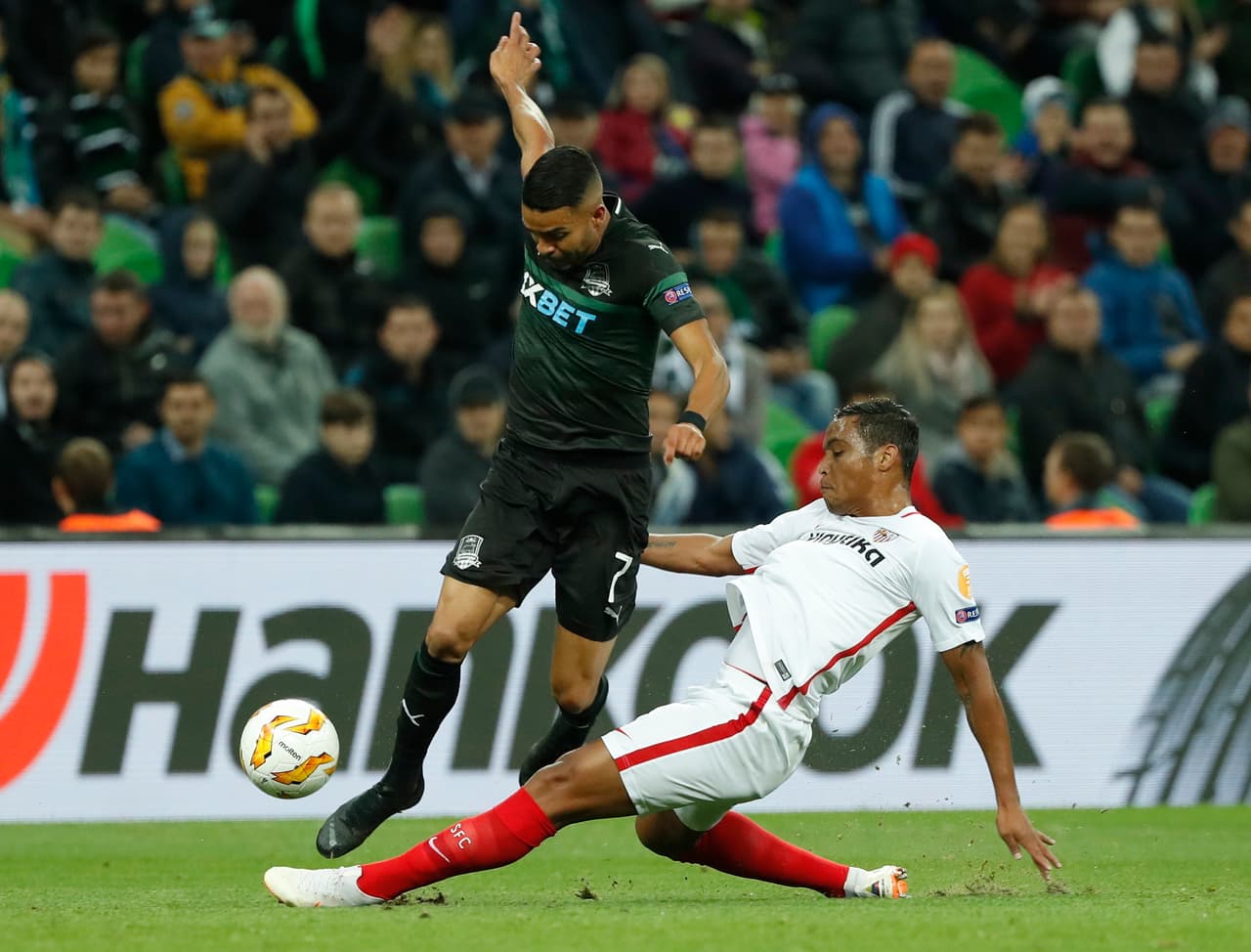 Sin embargo, la primera de peligro la tuvo el colombiano Luis Fernando Muriel pero su remate se fue desviado.