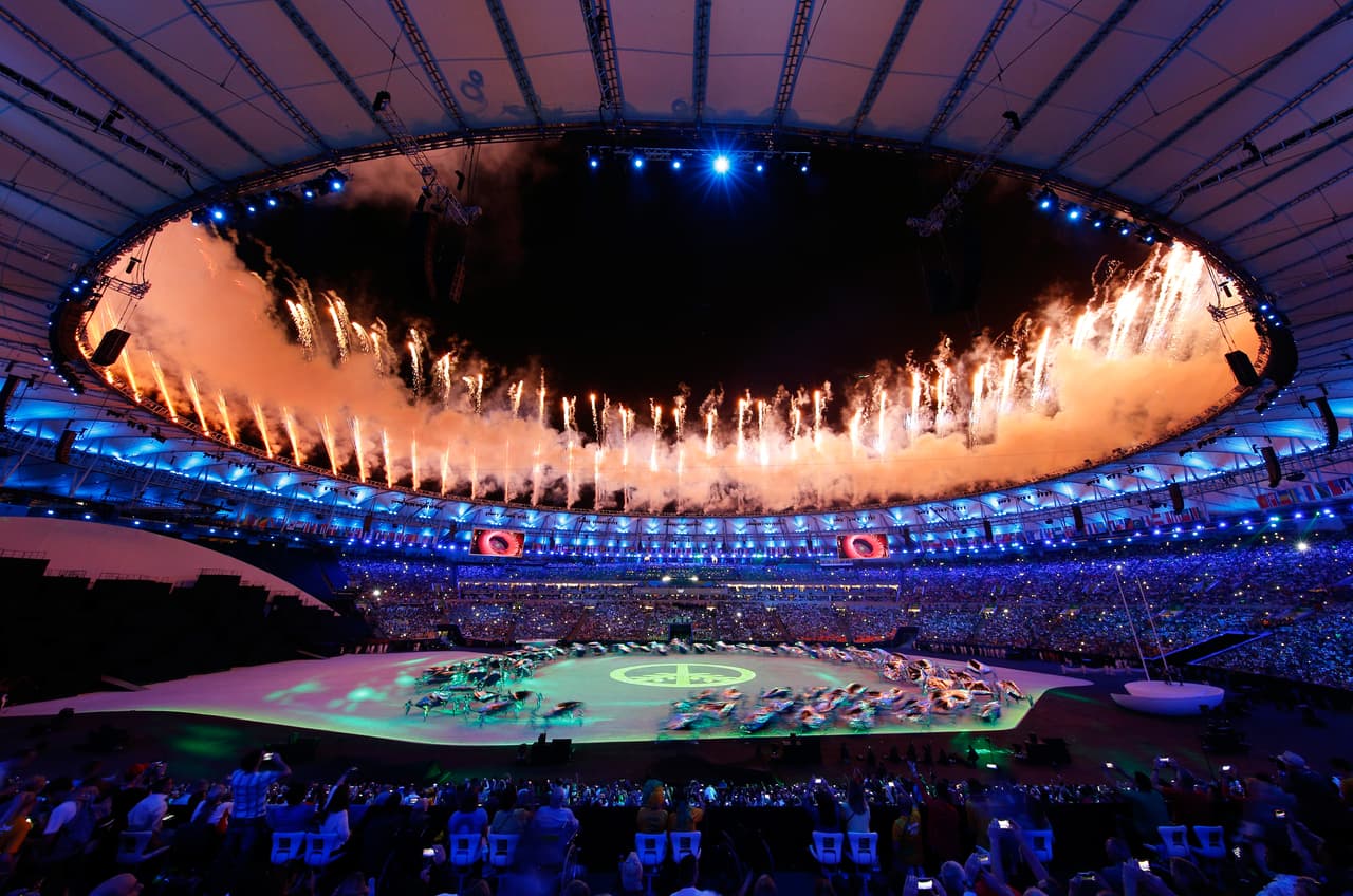Los últimos fuegos artificiales desde dentro del Maracaná.