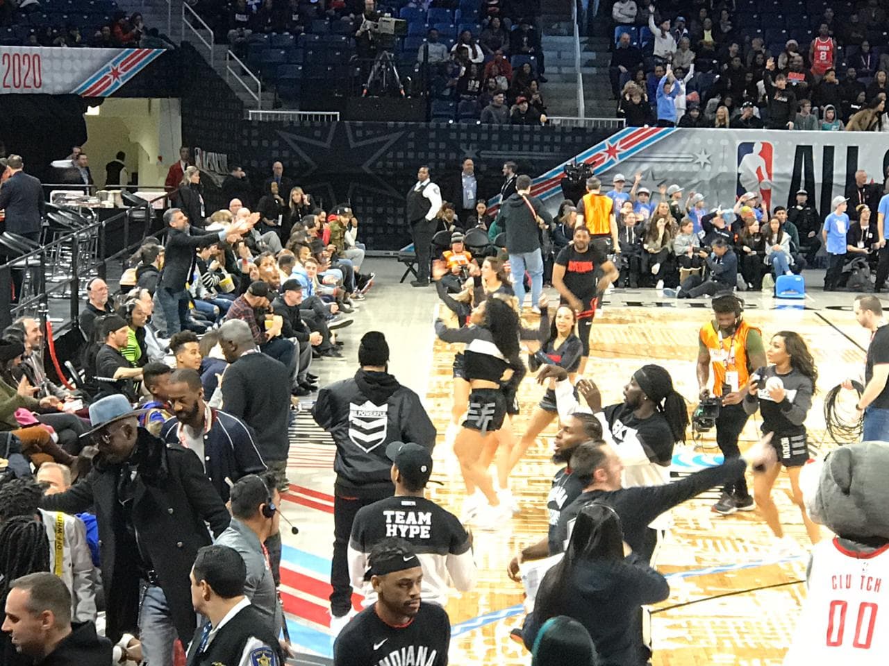 Así se vive el celebrity game con un gran ambiente y una excelente comida.