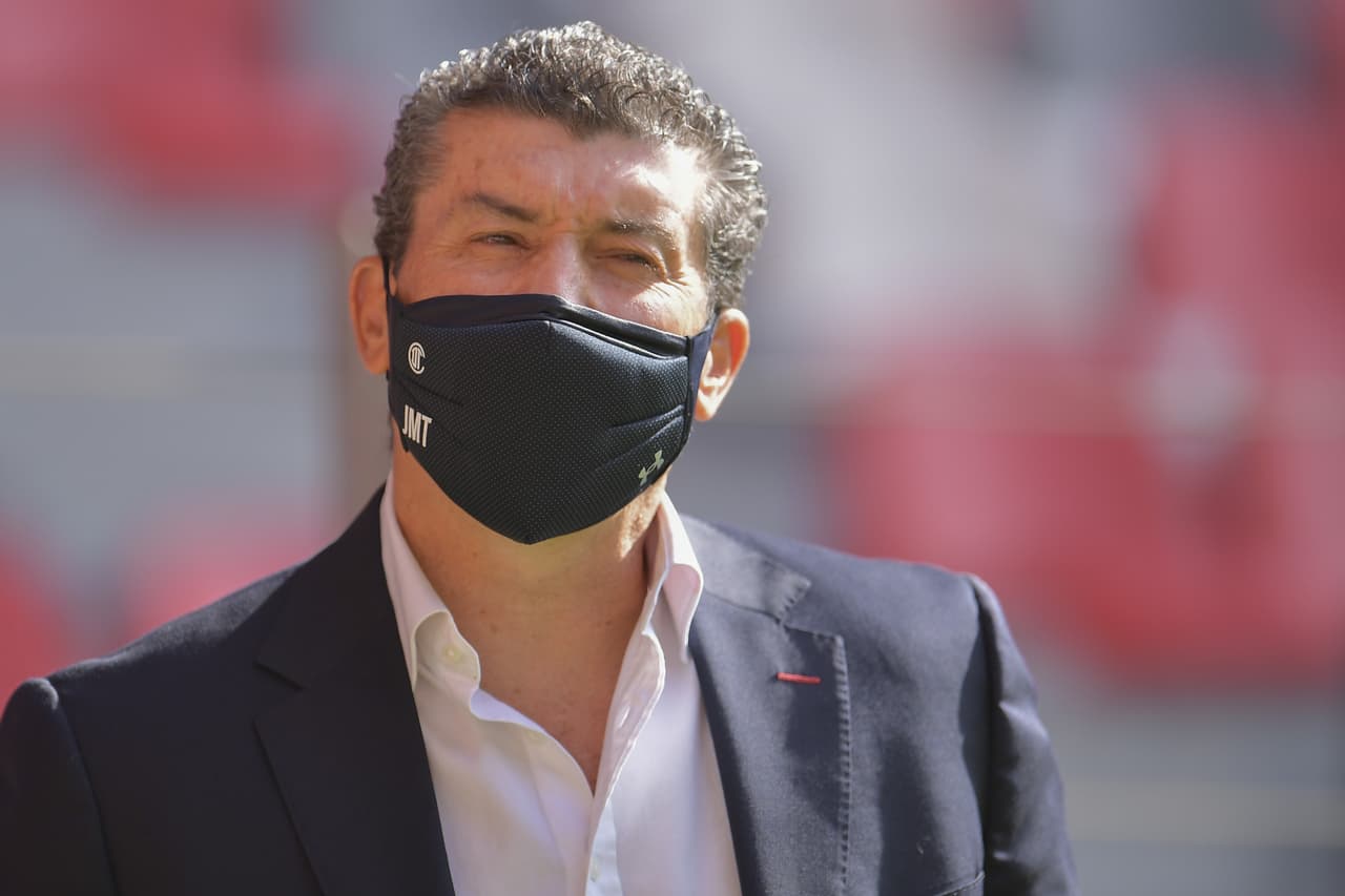 Banda del Rojo va al entrenamiento del Toluca y exige ver al Chepo