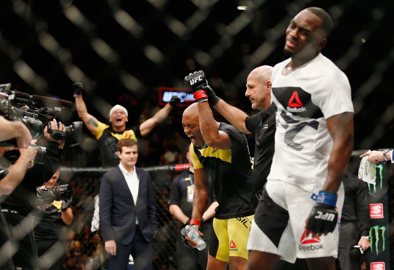 Germaine de Randamie hizo historia al proclamarse como campeona pluma y Anderson Silva volvió al triunfo tras cinco años.