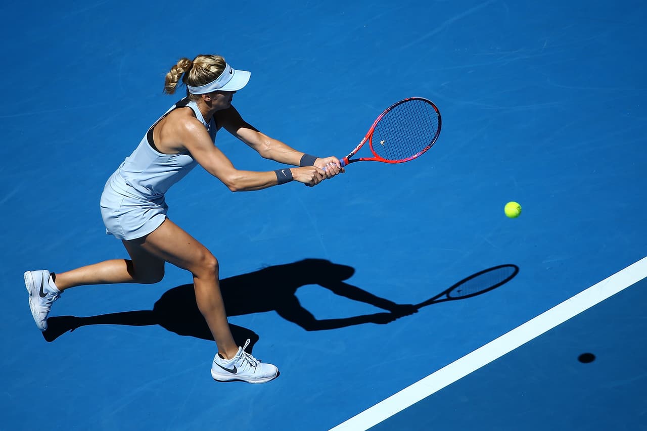 La canadiense Eugenie Bouchard es una de las tenistas más bellas del alto nivel en Miami Open. Ante la dificultad de sus rivales y para no perdersela en acción es mejor verla desde el primer juego.