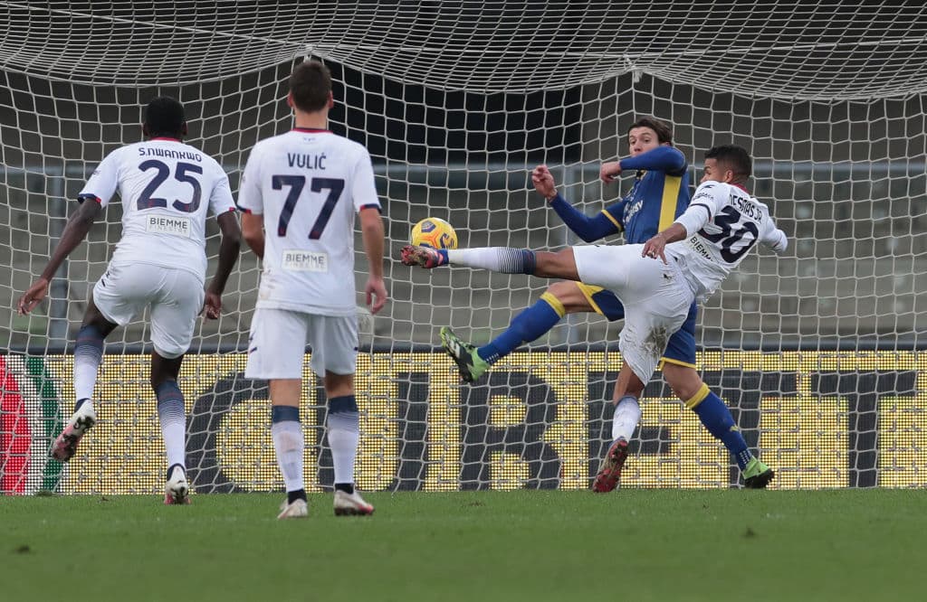 Verona se impone 2-1 a Crotone. Nikola Kalinic y Federico Dimarco le dan el triunfo al 'Gialloblu', mientras que el solitario para los 'Tiburones' fue por parte de Junior Messias.