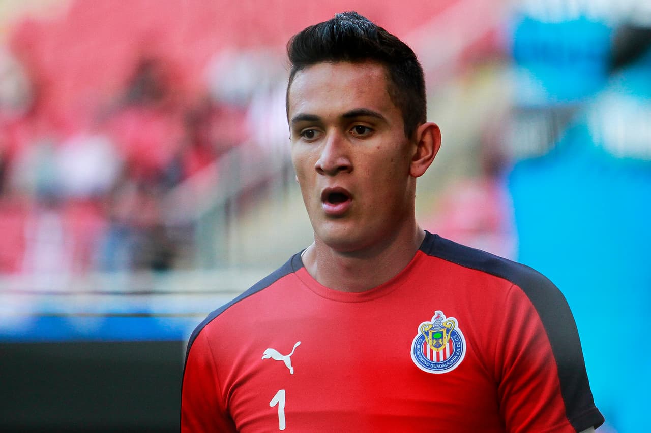 Portero: Raúl Gudiño (Chivas)
