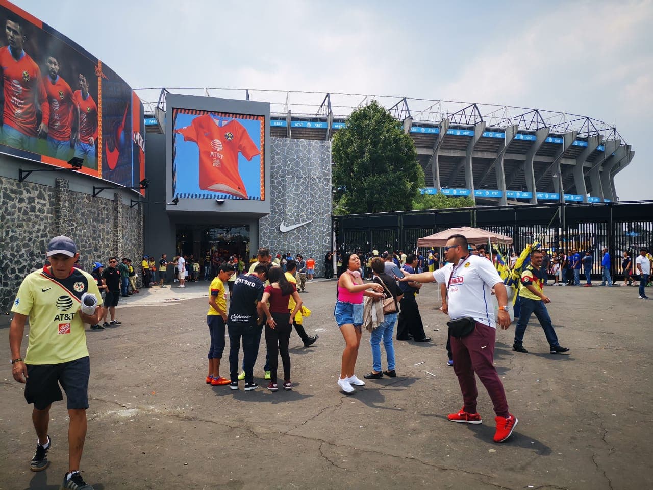 En el Estadio Azteca se vive la antesala de la Semifinal de la Liga MX Femenil Clausura 2019 entre América y Tigres.