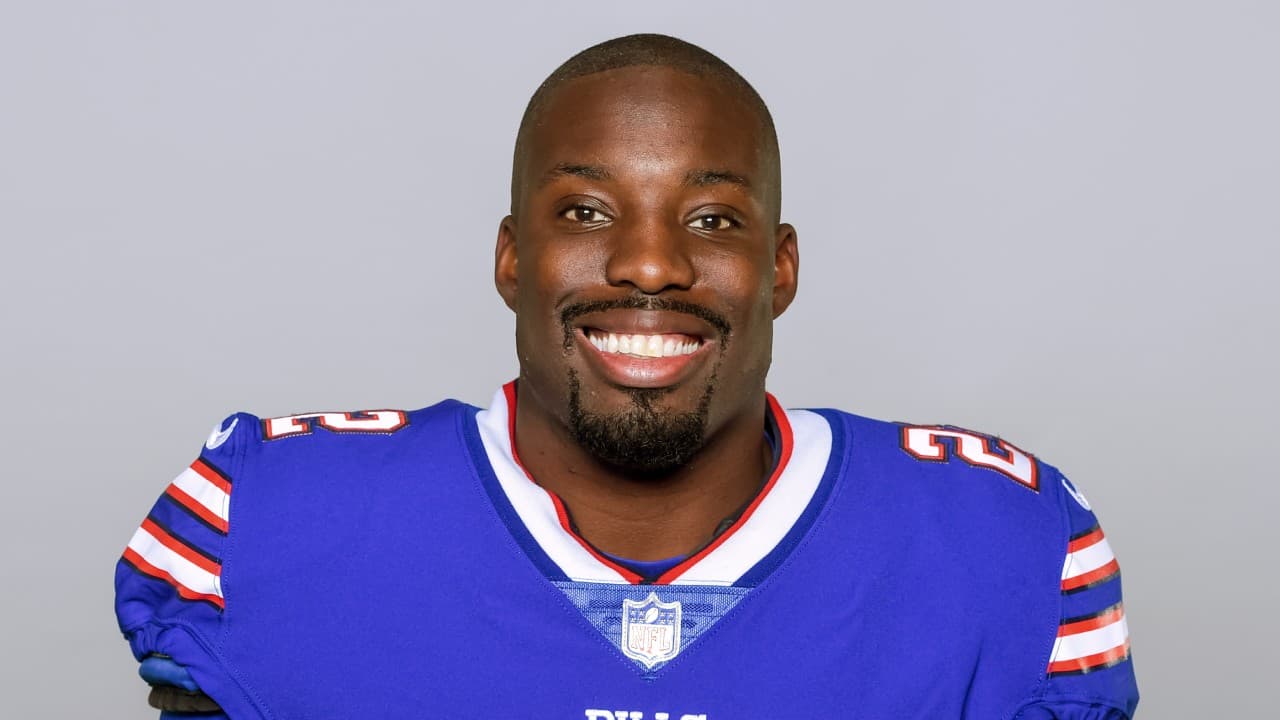Vontae Davis, de los Bills, se retira de la NFL al medio tiempo del partido ante Chargers
