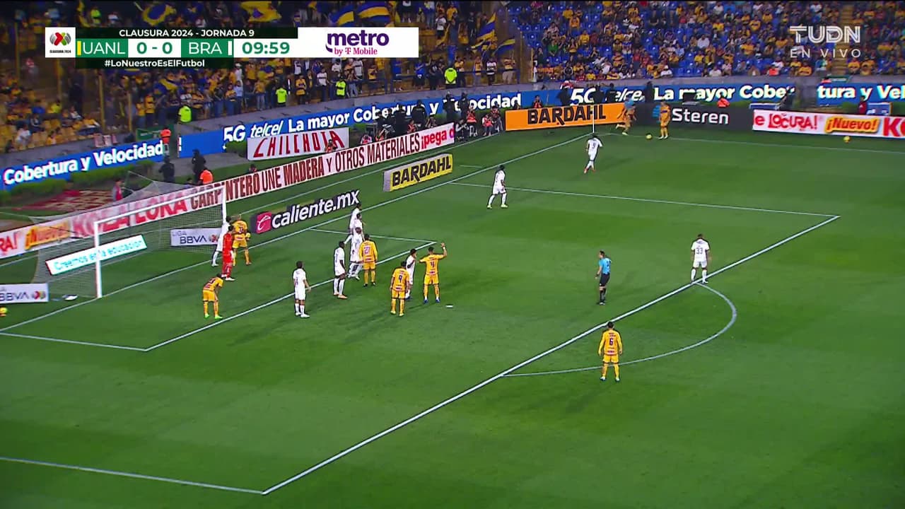 ¡TIRO ATAJADO! disparo por Guido Pizarro.