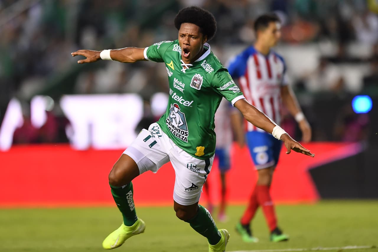 Lo que parecía una plácida victoria de León acabó siendo un apretado triunfo 4-3 sobre el Guadalajara.