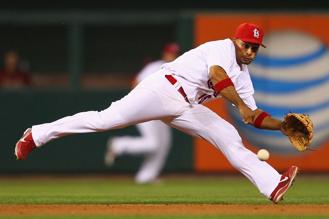 El dominicano Rafael Furcal, quien llegó a ganar el premio al Novato del Año en la Liga Nacional, pondrá fin a su carrera luego de 14 temporadas en las Grandes Ligas.